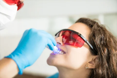 https://dinamik.yoursmileturkey.com/wp-content/uploads/2023/02/teeth-whitening-dental-clinic-turkey.webp