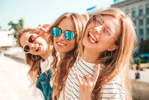 https://dinamik.yoursmileturkey.com/wp-content/uploads/2023/03/cosmetic-dentistry.webp
